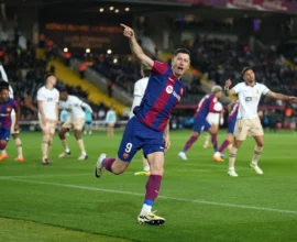 Barça hammer Valencia 6-0