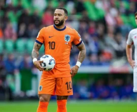 Depay becomes all-time top scorer