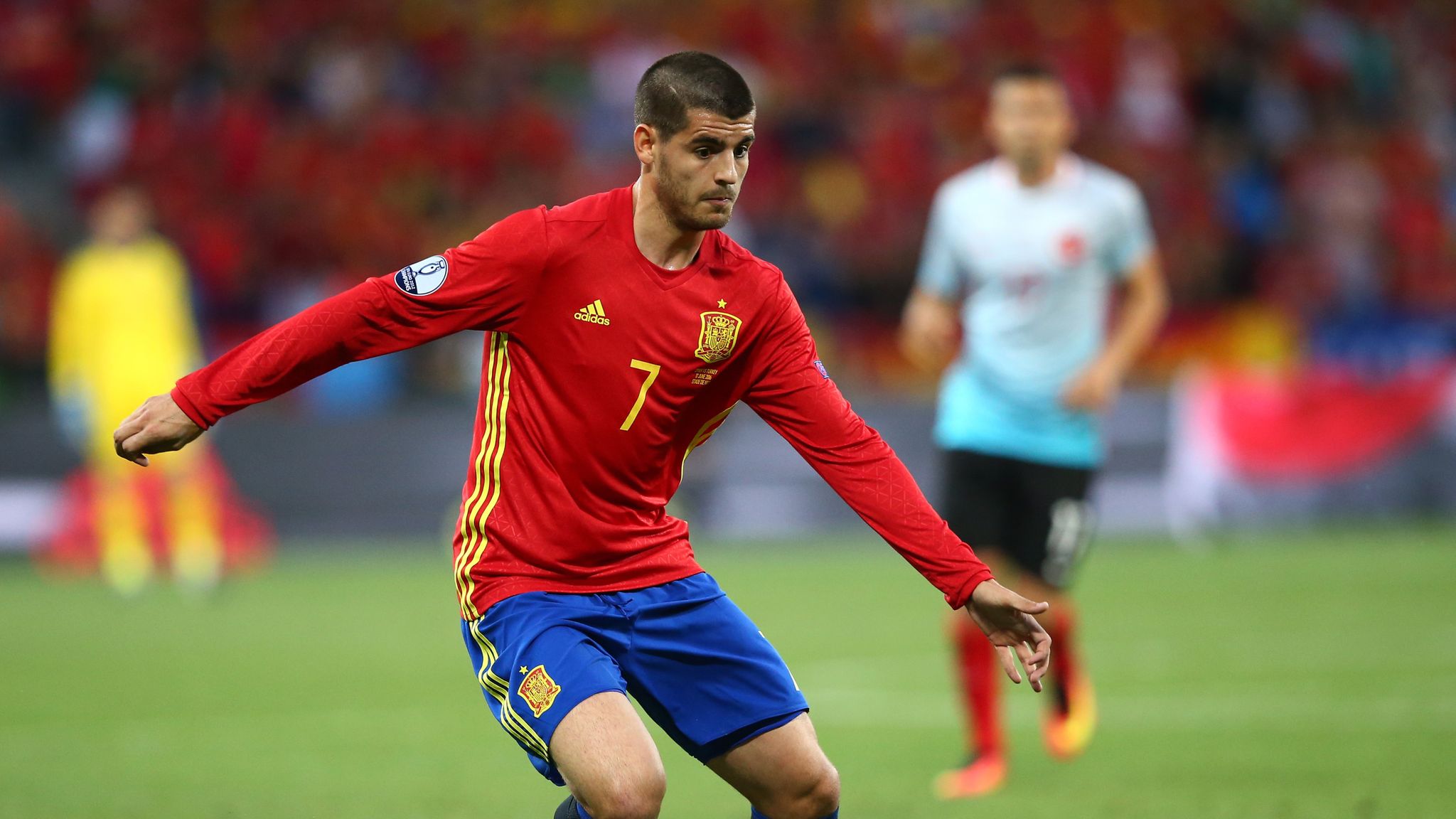 Spain routs Turkey 6-0