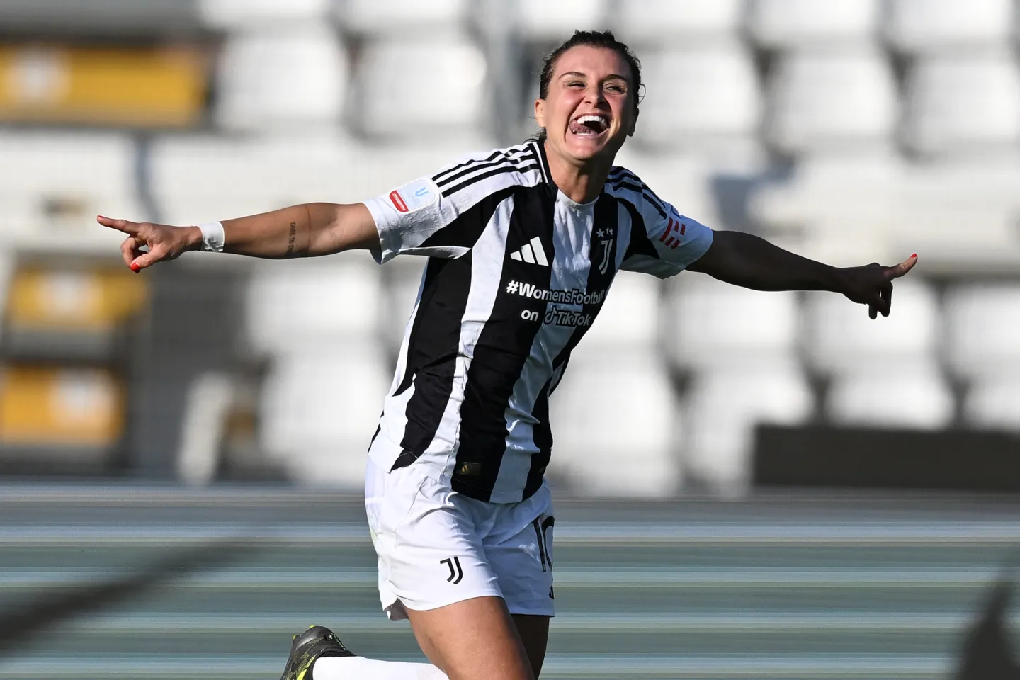 Cristiana Girelli top scorer