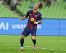 Lewandowski missed golden chance