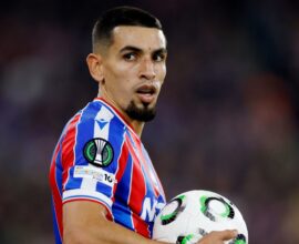 Daniel Munoz transfer race