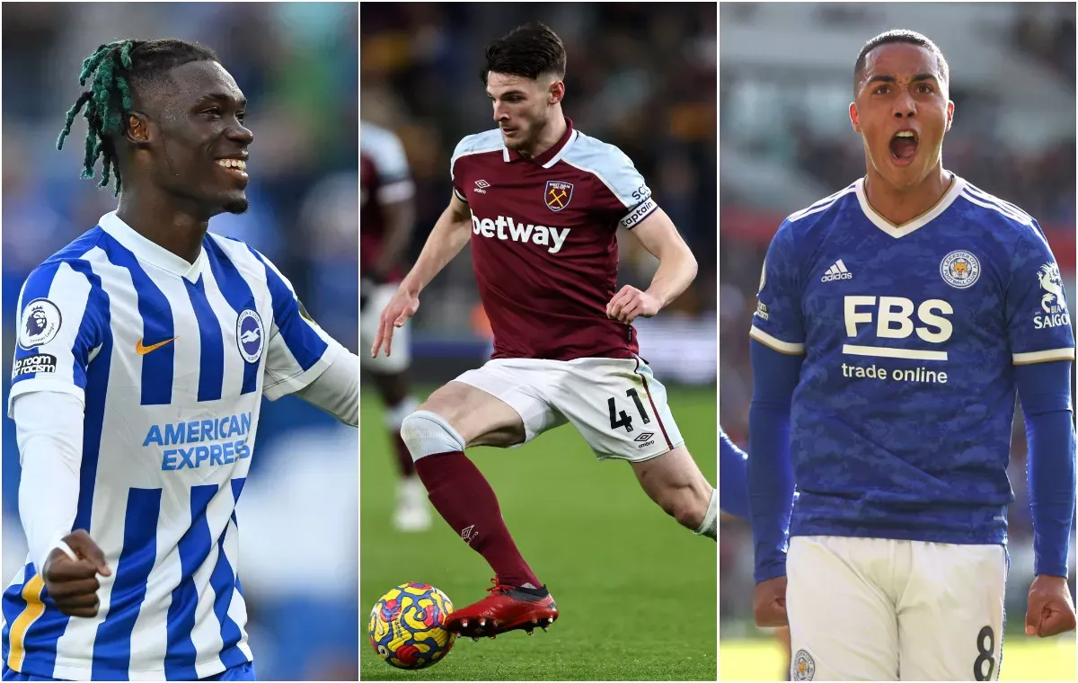 Manchester United midfielder target