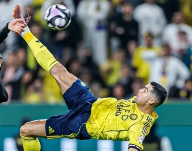 Ronaldo bicycle kick